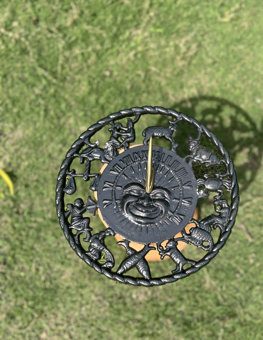 BRASS SUN FACE SUNDIAL