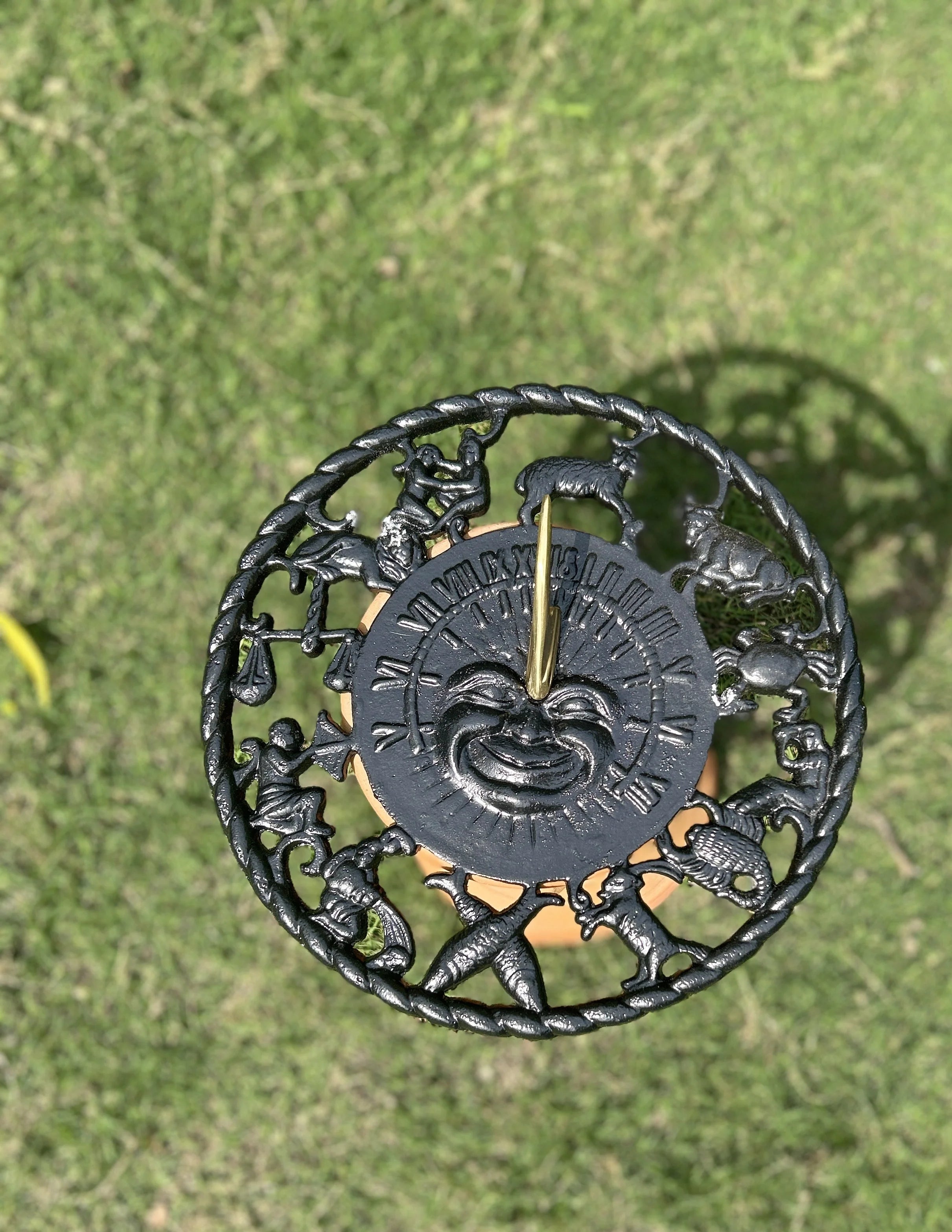 BRASS SUN FACE SUNDIAL