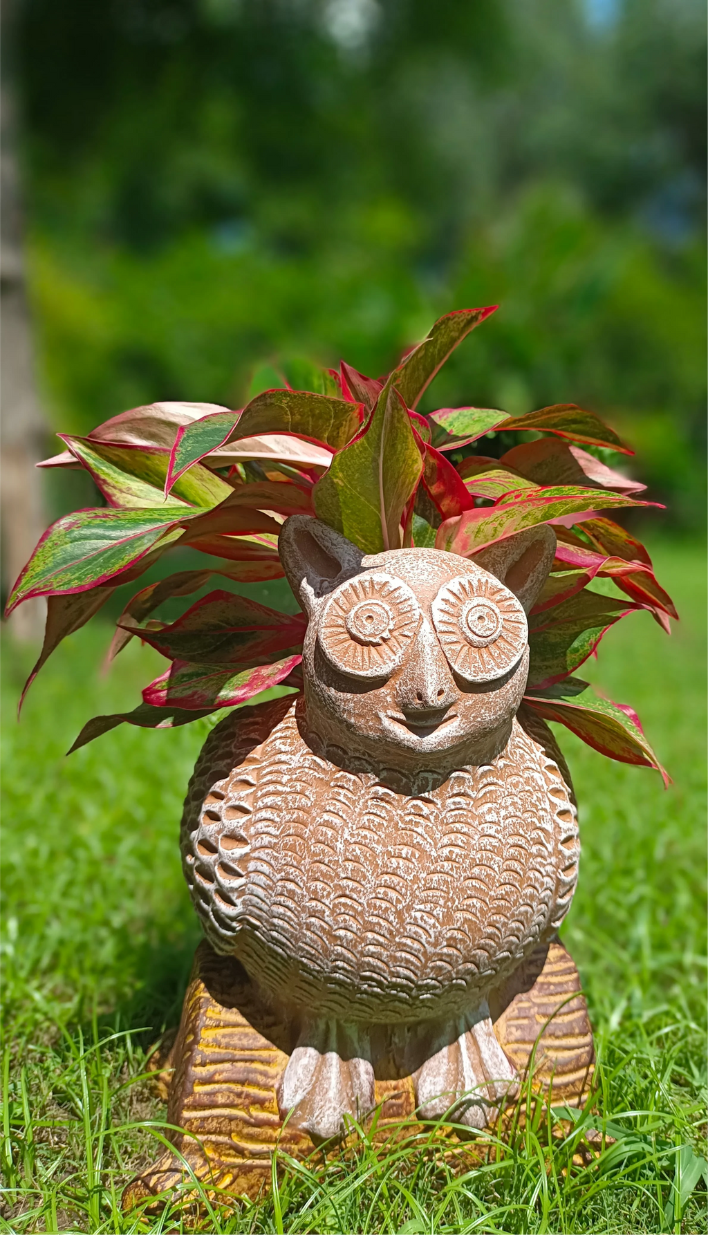 OWL ON LOG PLANTER POT FOR HOMES