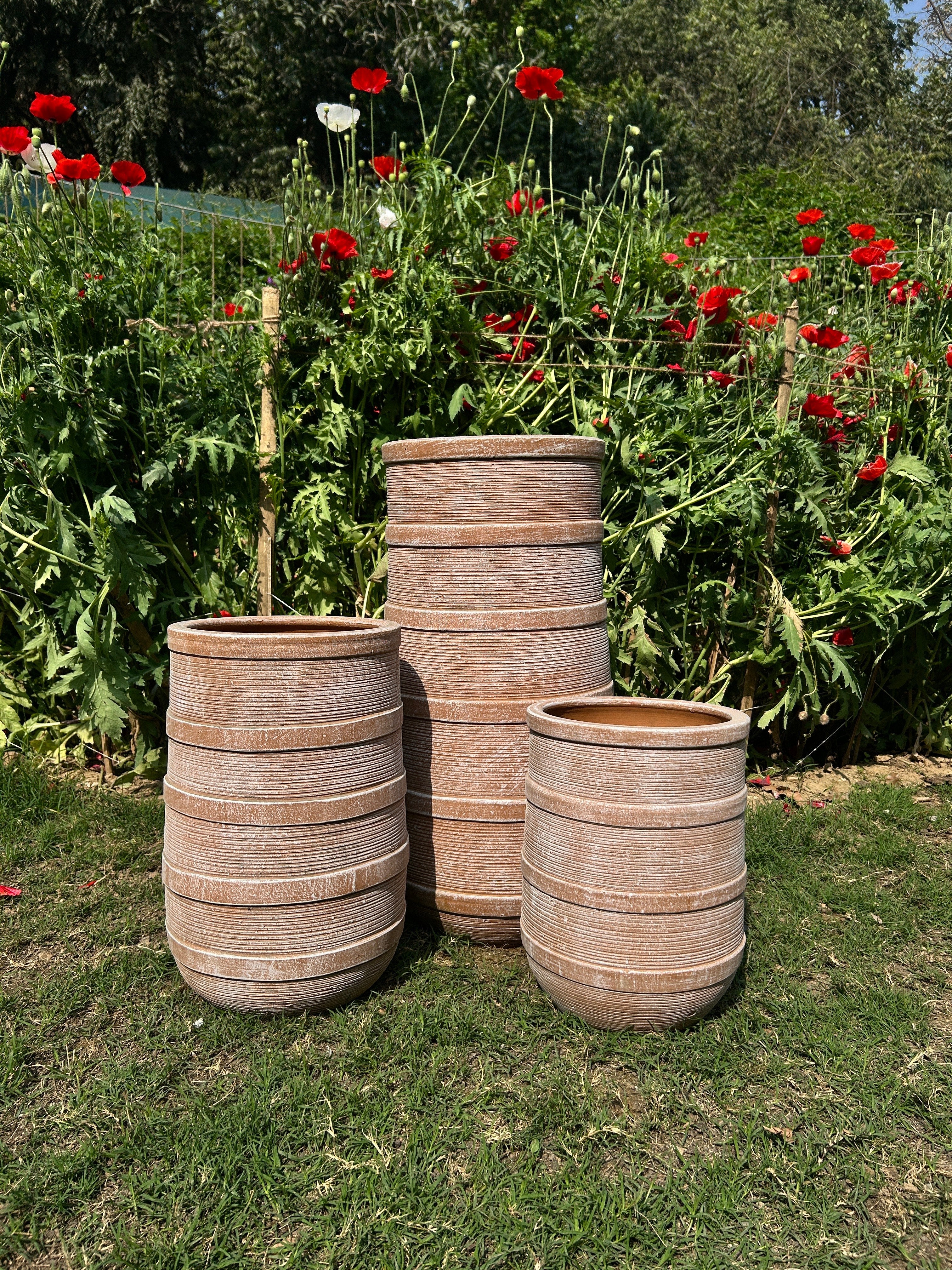 TERRACOTTA RIBBED GLASS POT