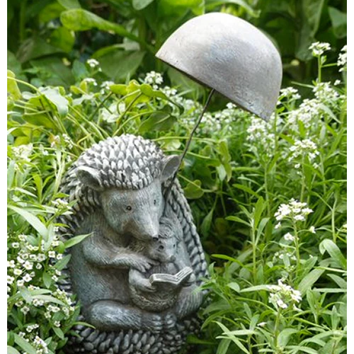 PORCCUPINE WITH BABY