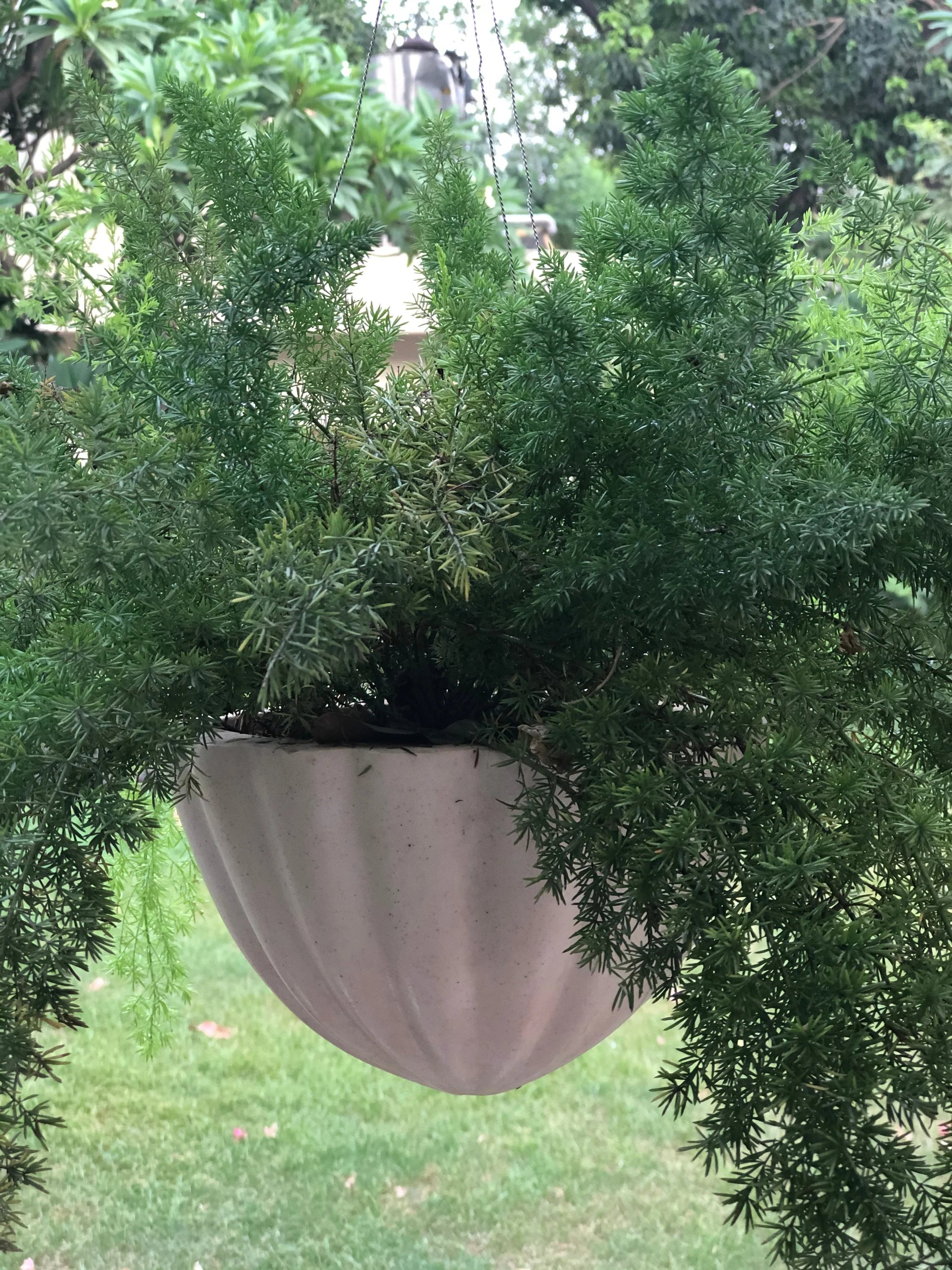 Pyramid shape Hanging Planter Flower Pot in Ceramic