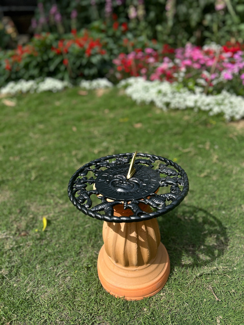 BRASS SUN FACE SUNDIAL