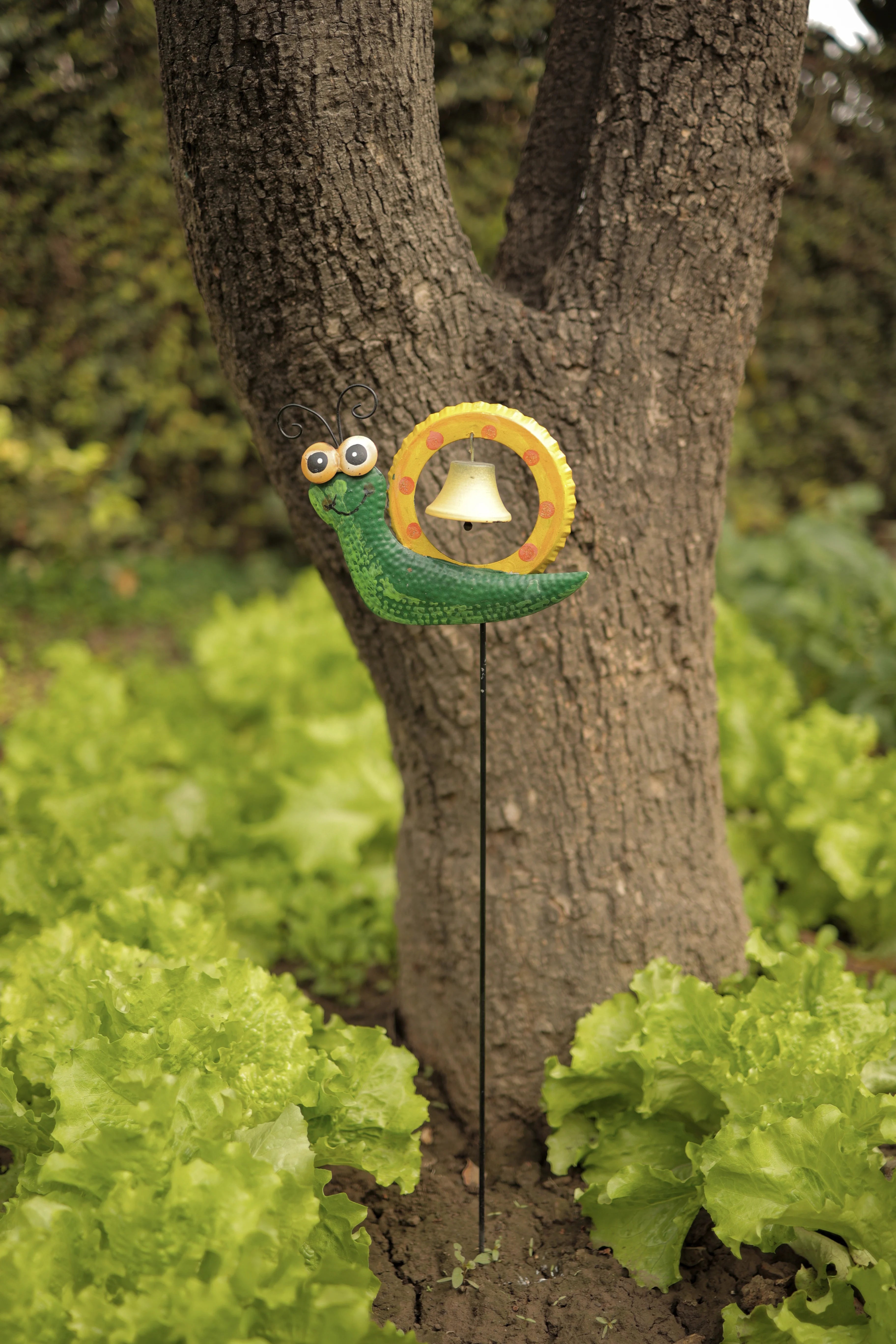 METAL SNAIL AND BELL DIGGER FOR GARDEN DECOR